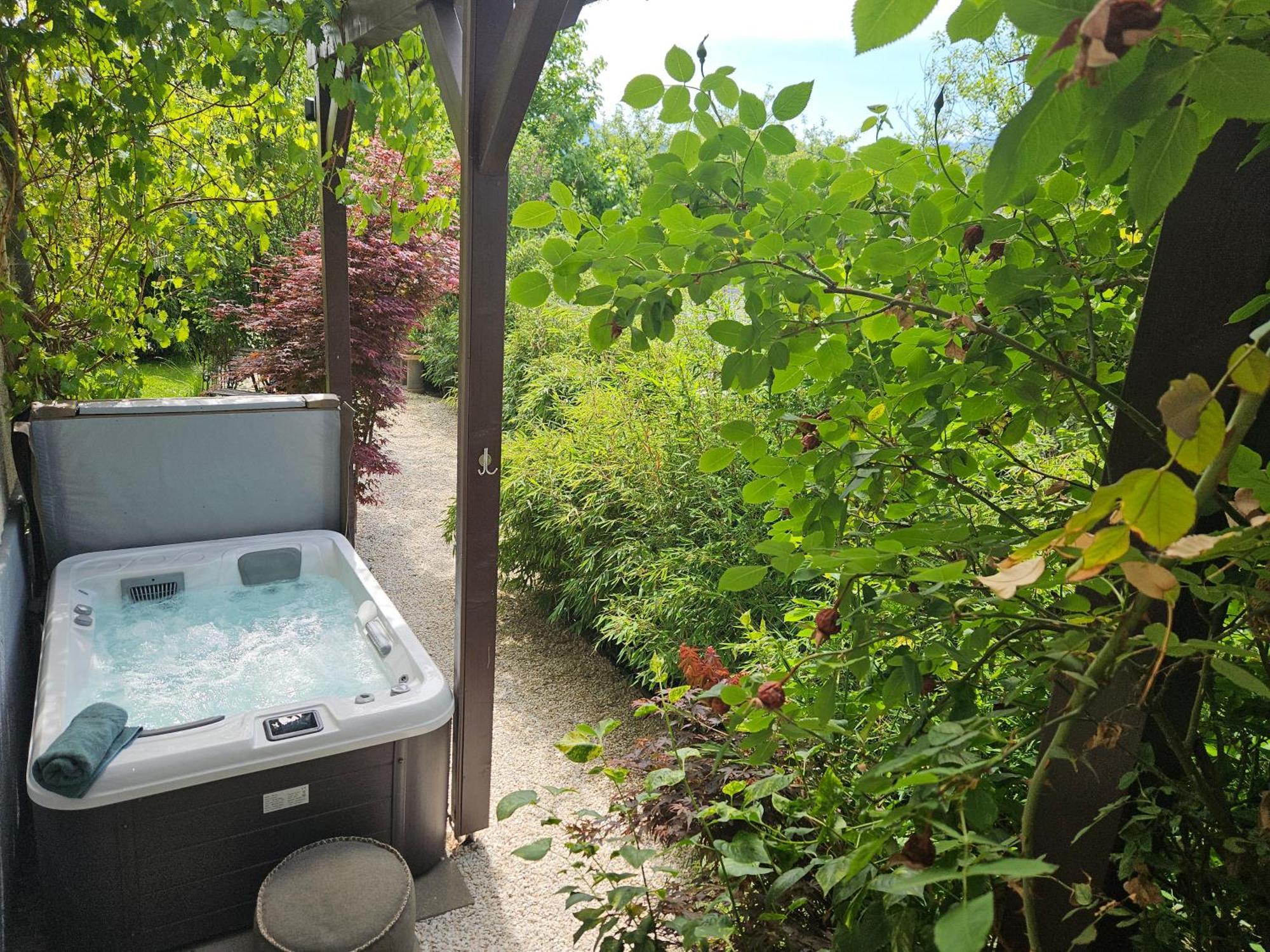 Premium Apartment Mit Privatem Whirlpool, Sauna, Garten Sankt Martin am Grimming Luaran gambar